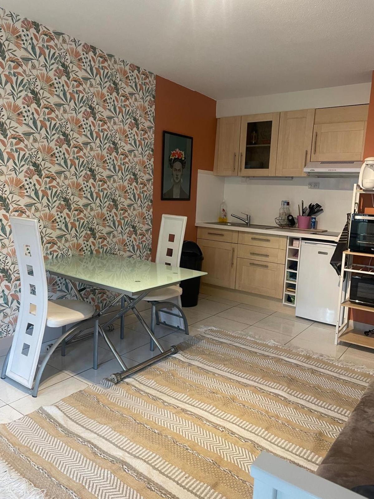 Le Val Fleuri Apartment Sete Bagian luar foto